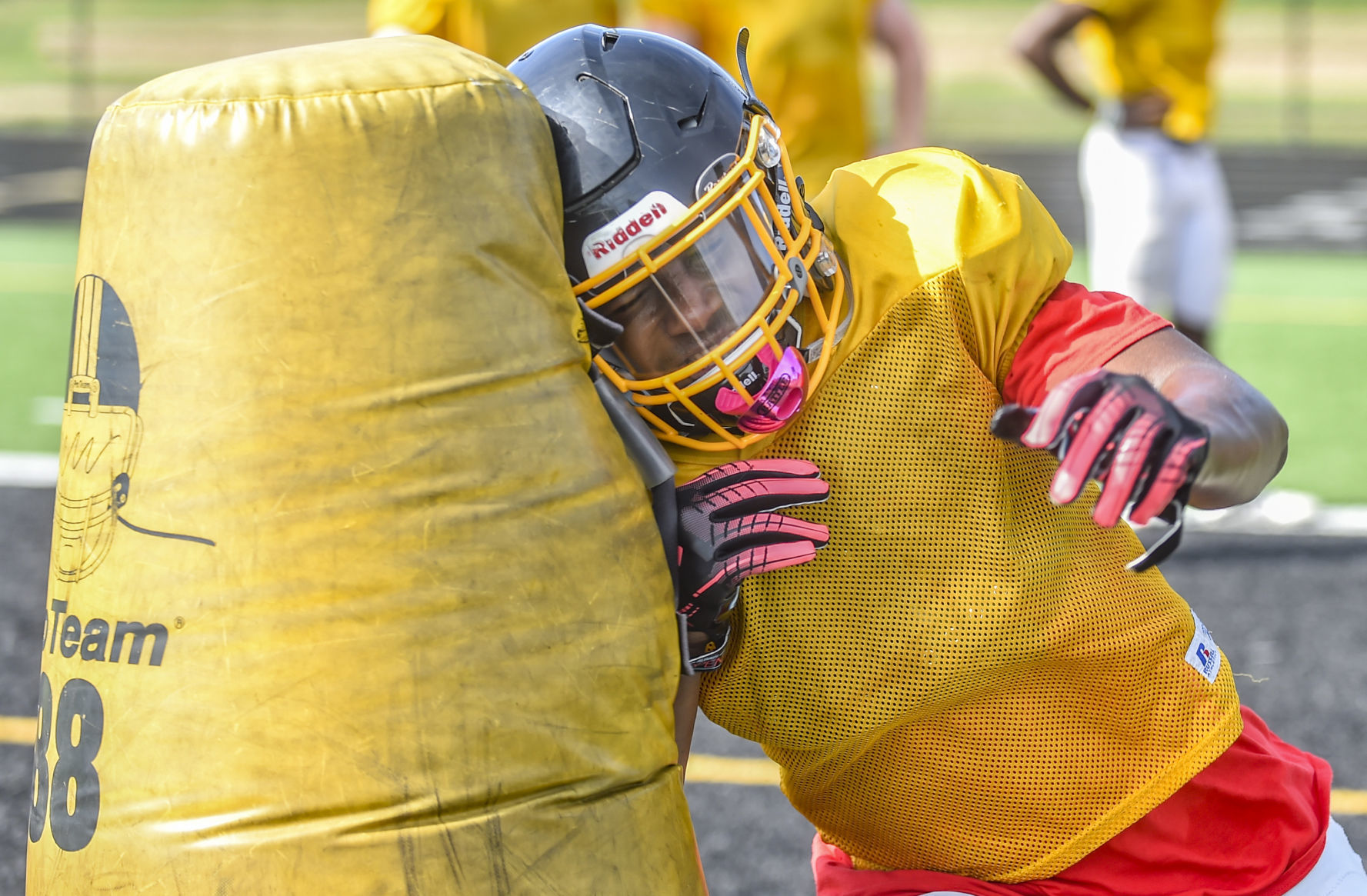 082019-qct-spt-bett football-22.jpg